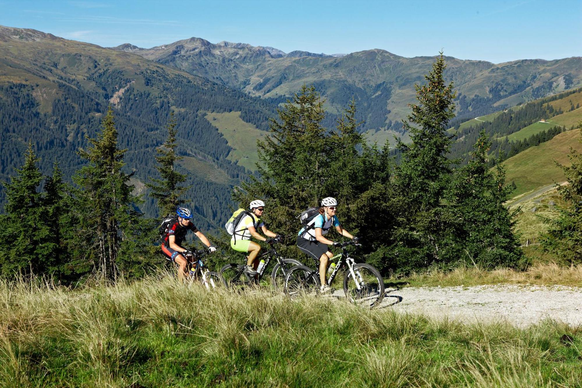 Wanderhotel Kirchner Bramberg am Wildkogel Eksteriør bilde